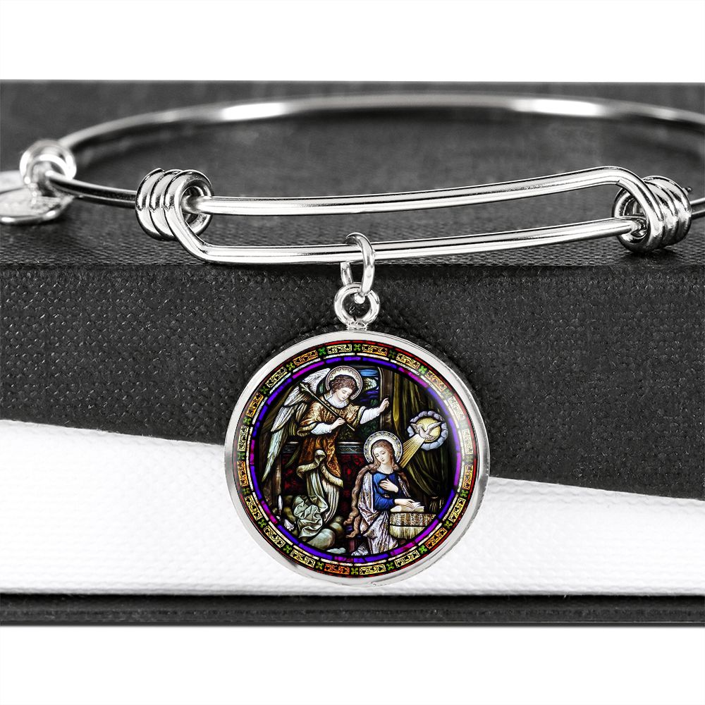Annunciation to Blessed Virgin Mary circle pendant bangle